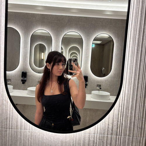 Mari M. profile photo