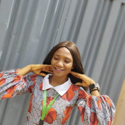 Ipuole  L. profile photo