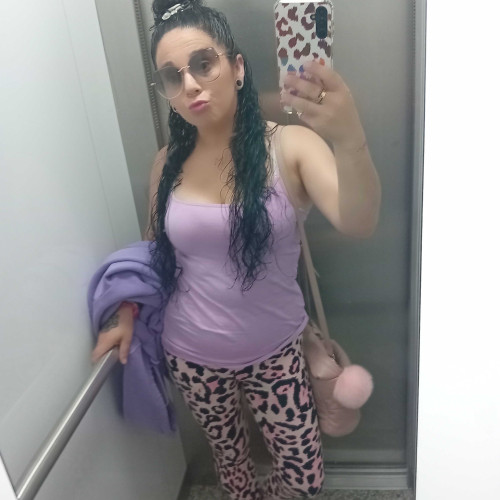 suevia R. profile photo