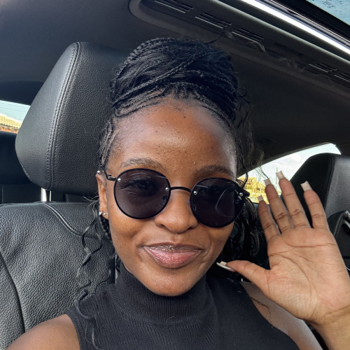 Dintle M. profile photo