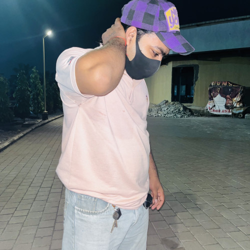 Its D. profile photo