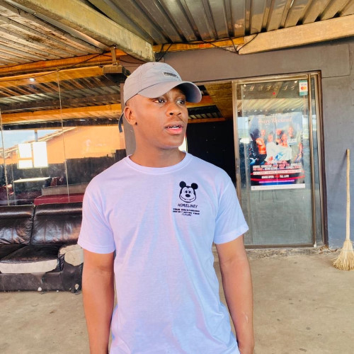 mvelo m. profile photo