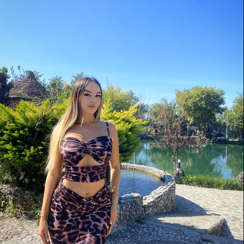 Klea S. profile photo