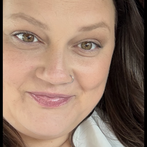 LINDSAY L. profile photo