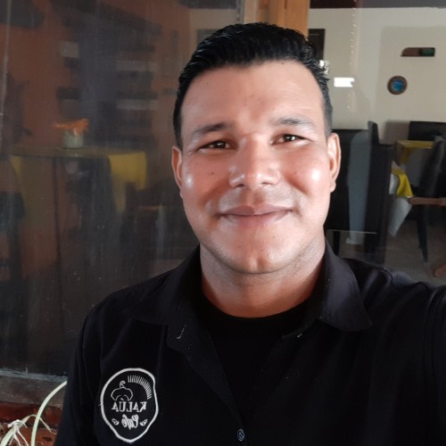 Leonel V.