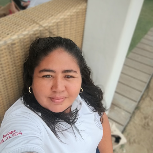 Isaura  M. profile photo