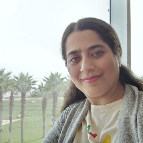 Dounia S.