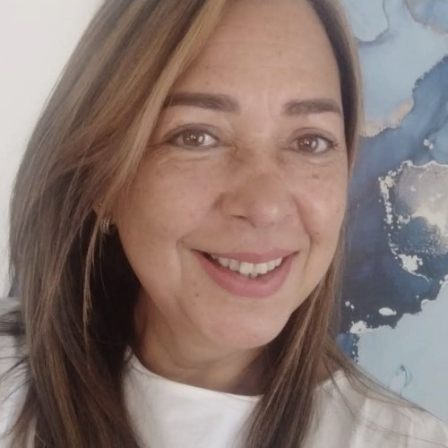 maría Cris V. profile photo