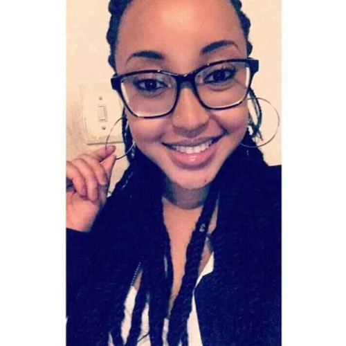 Evelyne  T. profile photo