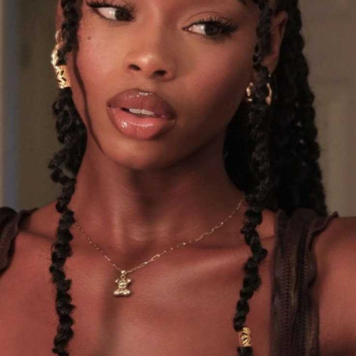 ella b. profile photo