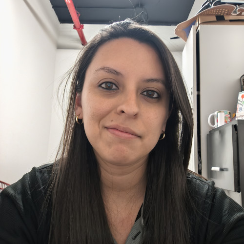 Adriana  Q. profile photo