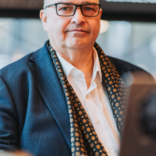 Georg S.