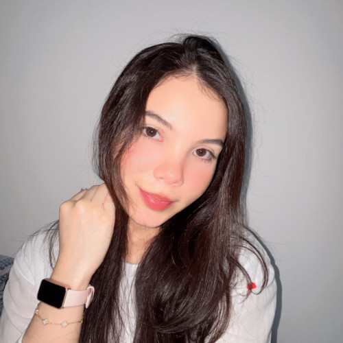 Ariela C.