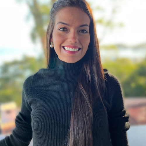 Ana Luiza G.