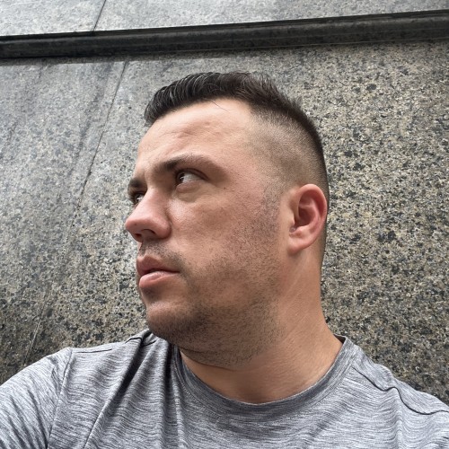 Nik R.