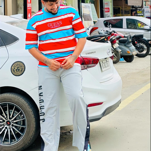 INDER G. profile photo