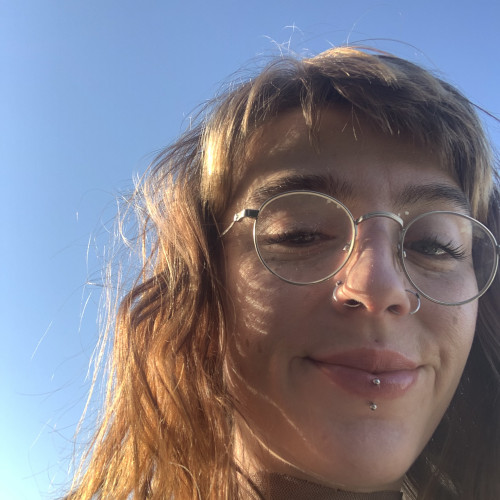 Emi B. profile photo