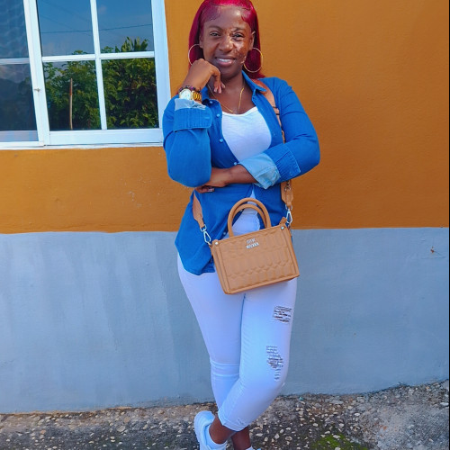 Angelee  M. profile photo