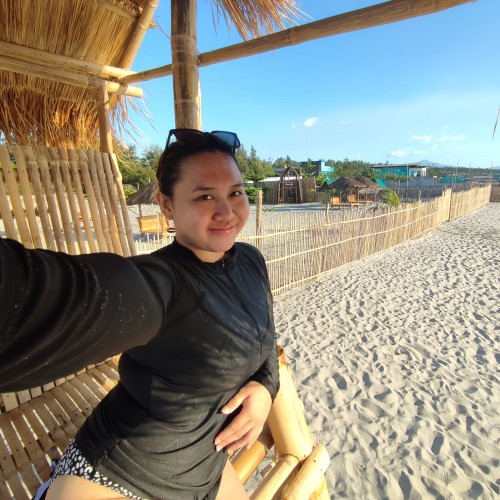 ANGELYN G.