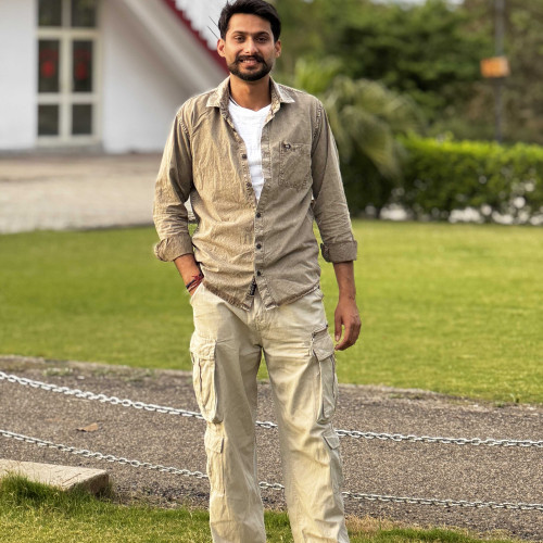 janu r. profile photo