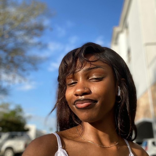 Lauraine  T.