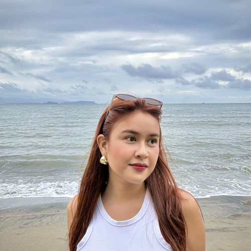 Iza C. profile photo