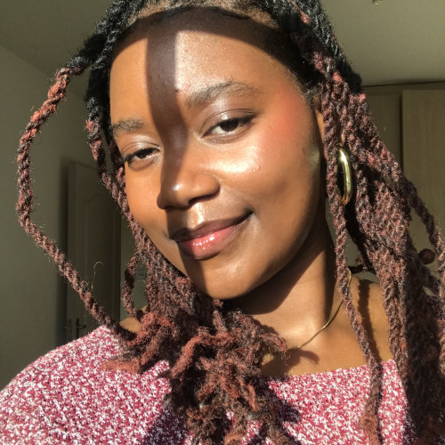 Dinah  n. profile photo
