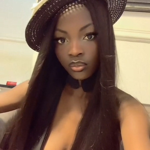 Mia B.