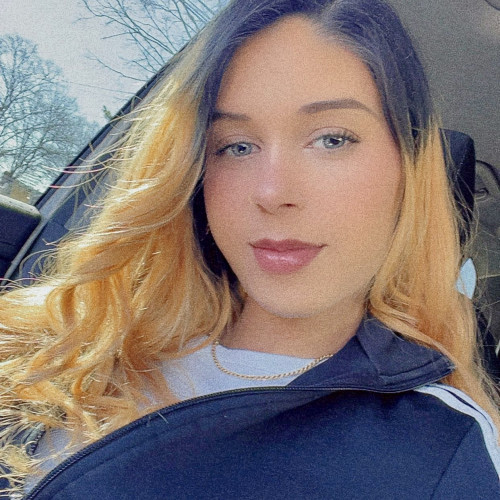 Bella V. profile photo