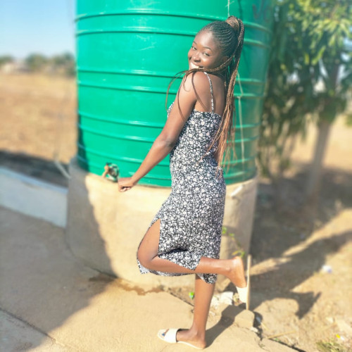 Vee Vutomi  M.