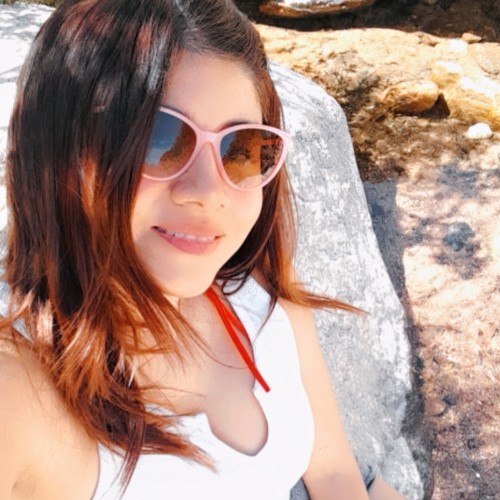 Vicky F.