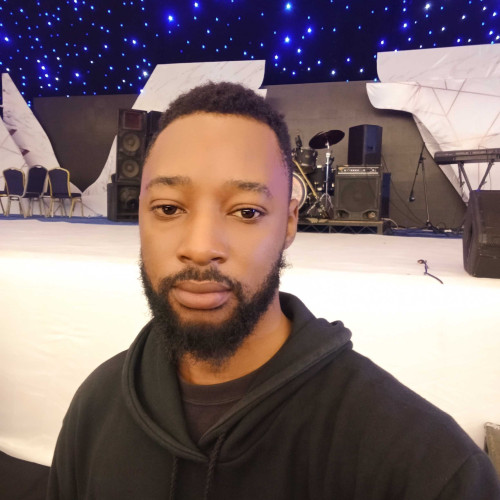Daniel  . profile photo
