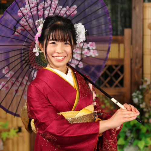 Akari F.