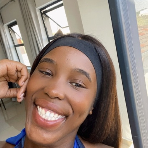 Luzaan L. profile photo
