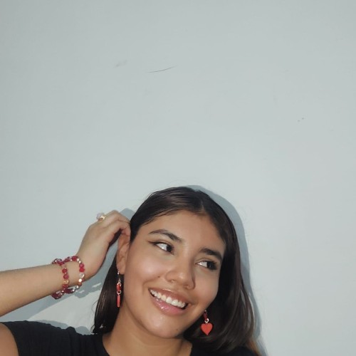 Luana J.