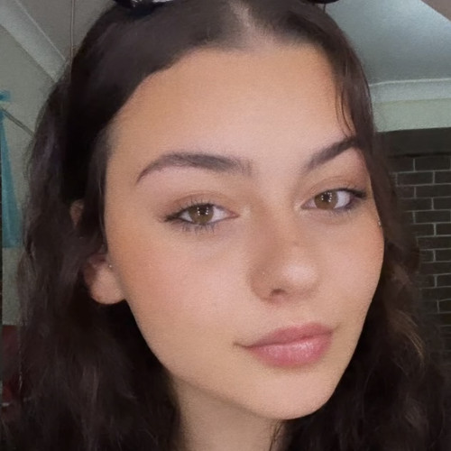 Maryam d. profile photo