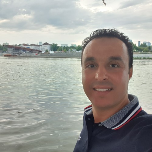 Momo F. profile photo