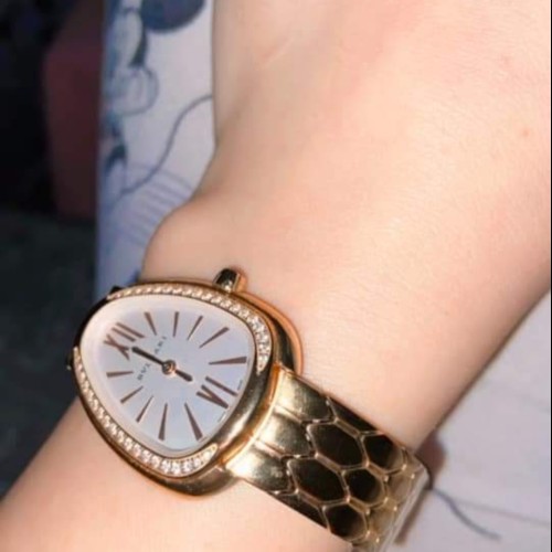 Hassna  E. profile photo