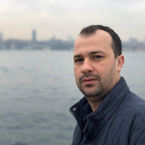 Fakhr   . profile photo