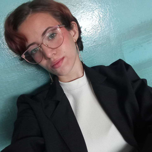 amelie r. profile photo