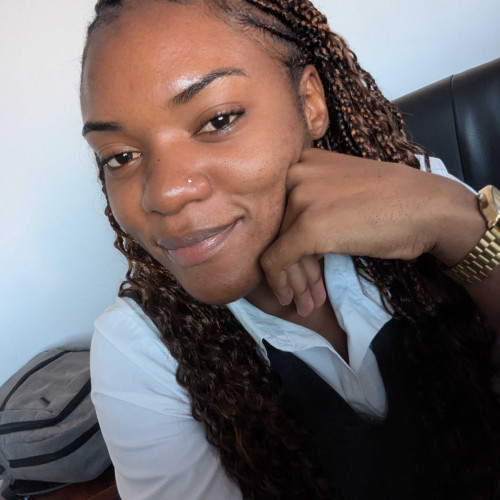 Gladys L. profile photo