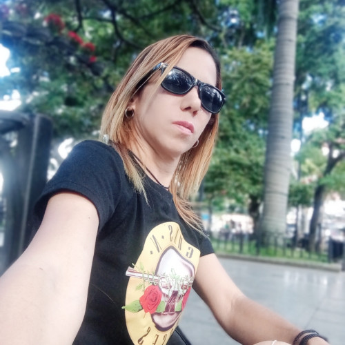 Elena R. profile photo