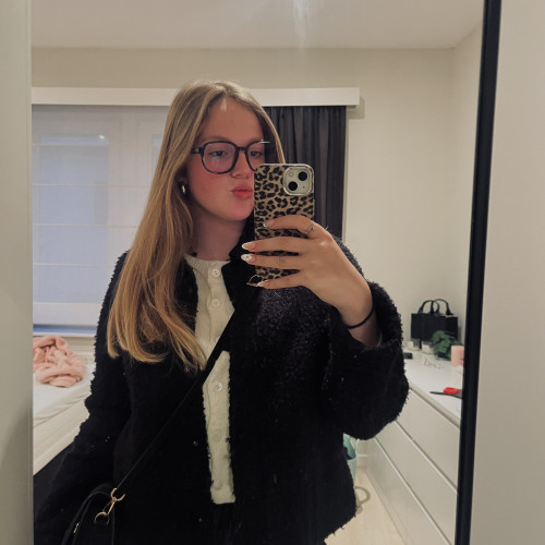 Emme C. profile photo