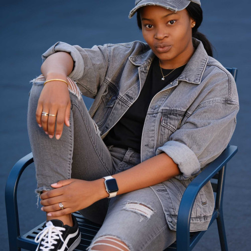 Esther b. profile photo