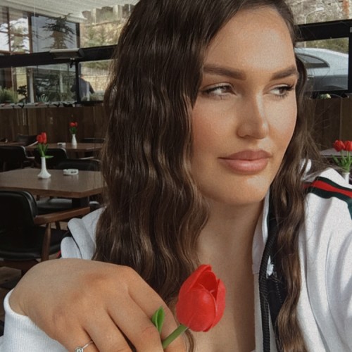 Arta L. profile photo