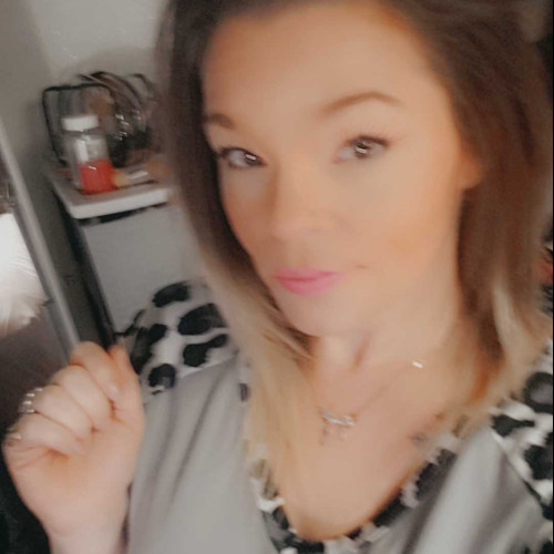 Esbie G. profile photo