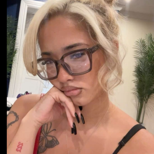 zeze c. profile photo