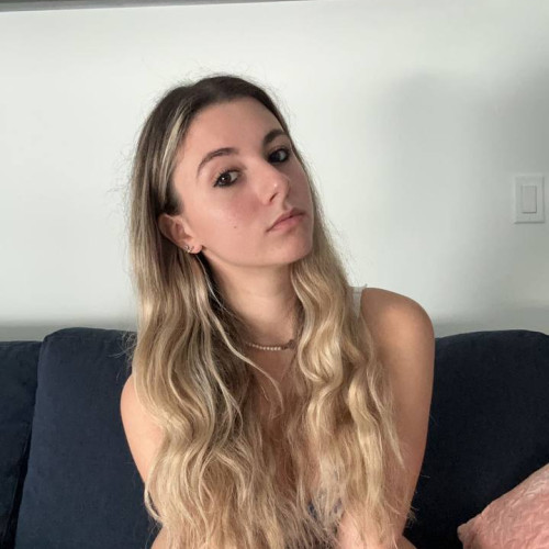 Cynthia  R. profile photo