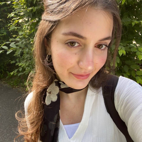 Aleyna D.