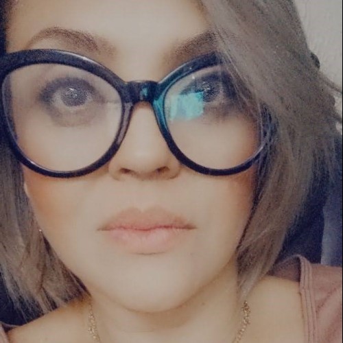 Lore C.